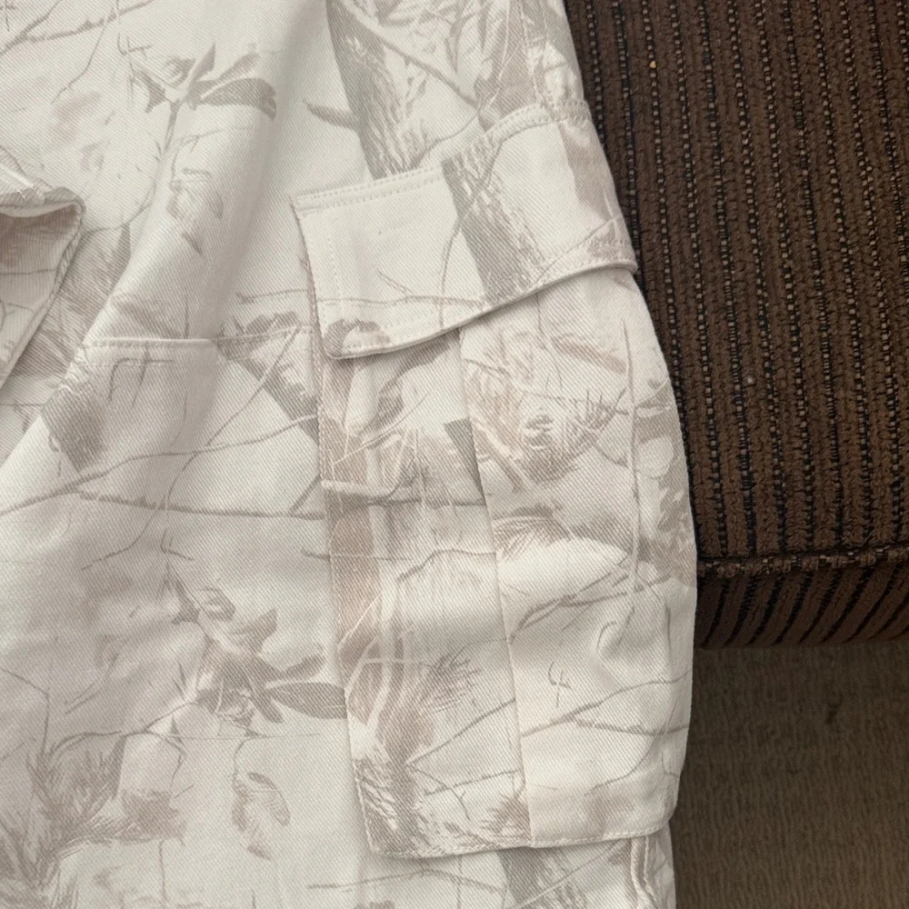 Altr’d State Camo-Print Cargo Jeans SZ XL - Picture 3 of 4